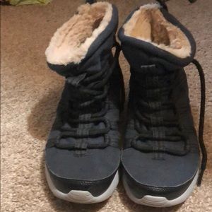 Women’s Nike athletic tanjun athletic boots